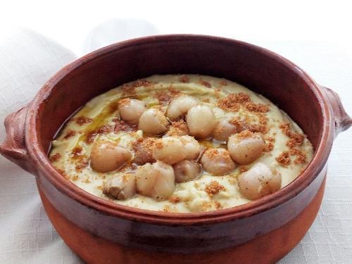 La Capriata alla martinese, prodotto PAT composto da purè di fave secche, lampascioni lessi e pangrattato